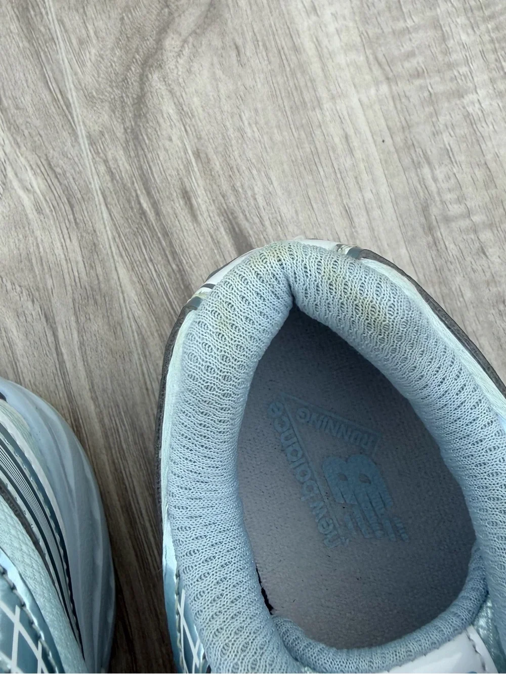 New Balance 740 Girl’s Grade School silver & blue sneakers